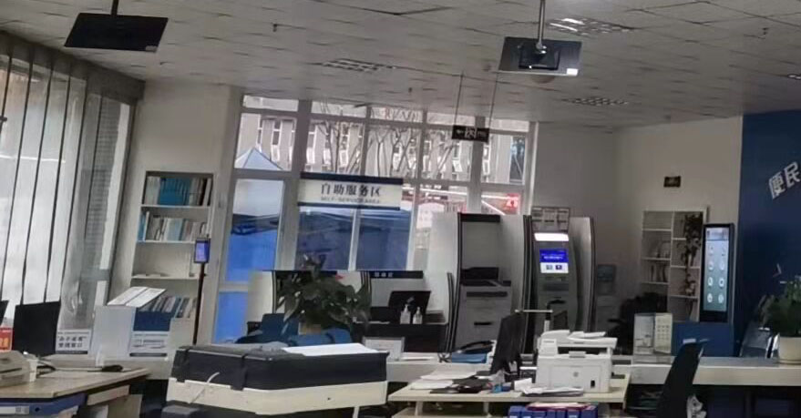 雅安市雨城區(qū)清江街辦事處排隊系統(tǒng)上線投入使用。效果圖