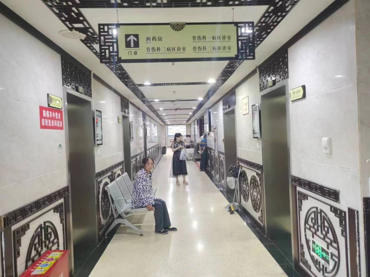 重慶豐都中醫(yī)院智慧分診排隊系統(tǒng)上線改善醫(yī)療服務。效果圖